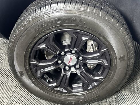 Used 2024 GMC Canyon Elevation w/ Convenience Package RWD image 9