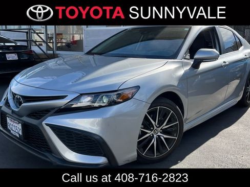 Used 2023 Toyota Camry SE image 1
