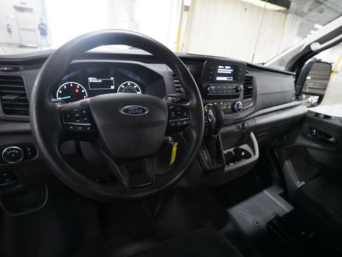 Used 2024 Ford Transit 250 Low Roof AWD w/ Exterior Upgrade Package image 5