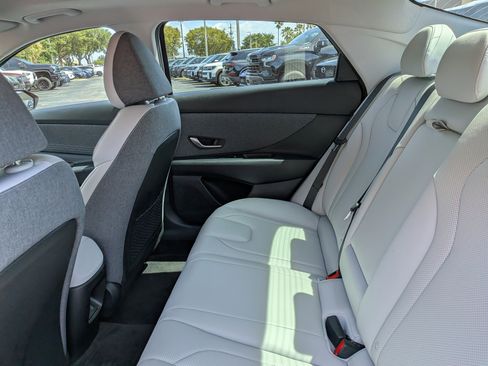 Used 2024 Hyundai Elantra Limited FWD image 14