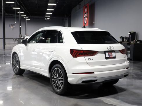 Used 2021 Audi Q3 2.0T Premium w/ 19" Wheel Package AWD/4WD image 5