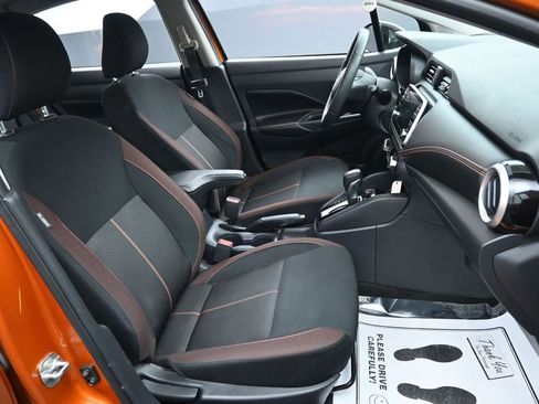 Used 2022 Nissan Versa SR w/ Convenience Package image 30