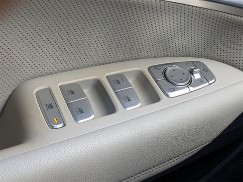 Used 2019 Genesis G70 2.0T Advanced w/ Elite Package image 28