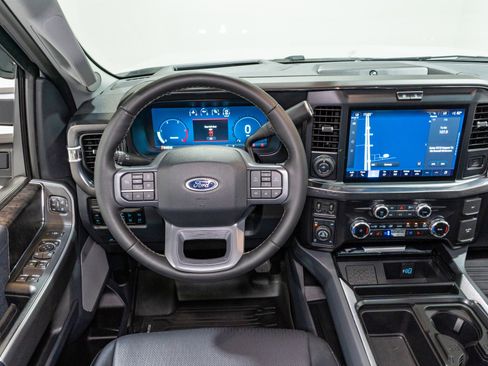 Used 2025 Ford F250 Lariat w/ Lariat Ultimate Package image 13