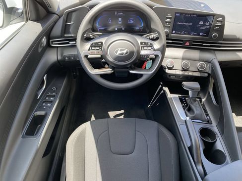 New 2026 Hyundai Elantra SE FWD image 14