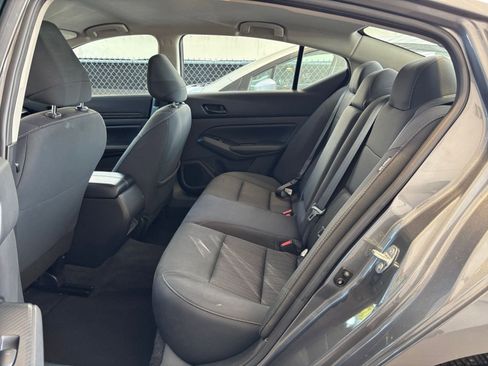 Used 2025 Nissan Altima 2.5 SV image 25