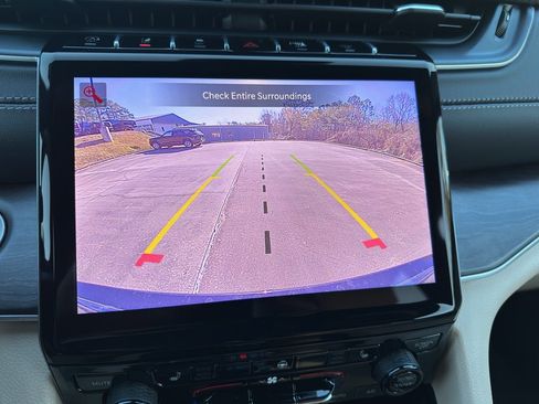 New 2025 Jeep Grand Cherokee Limited image 16