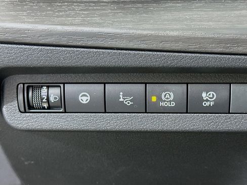 Used 2023 Nissan Ariya AWD image 17