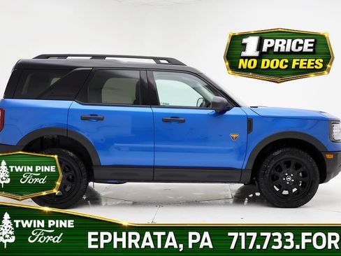 Used 2025 Ford Bronco Sport Badlands AWD/4WD image 3