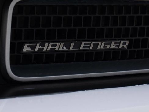 Used 2012 Dodge Challenger SXT RWD image 8