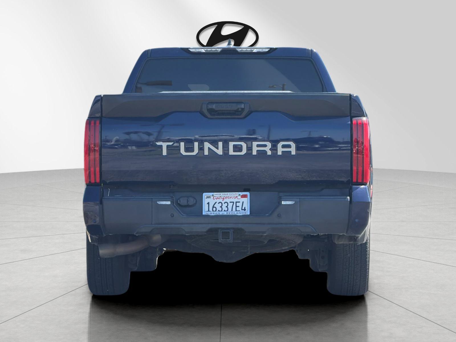 Used 2022 Toyota Tundra SR5 w/ Convenience Package RWD image 4