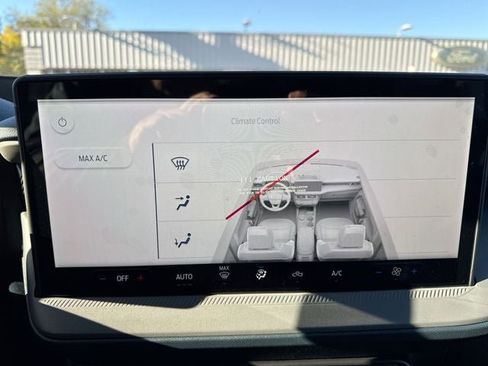 New 2025 Ford Maverick XLT w/ Black Appearance Package image 18