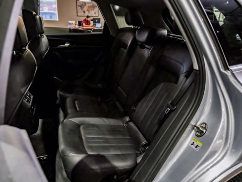 Used 2019 Audi Q5 2.0T Premium w/ Convenience Package image 38