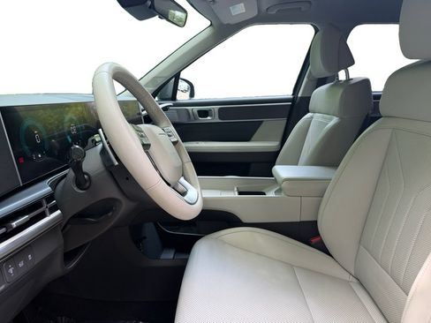 Used 2024 Hyundai Santa Fe SEL FWD image 9