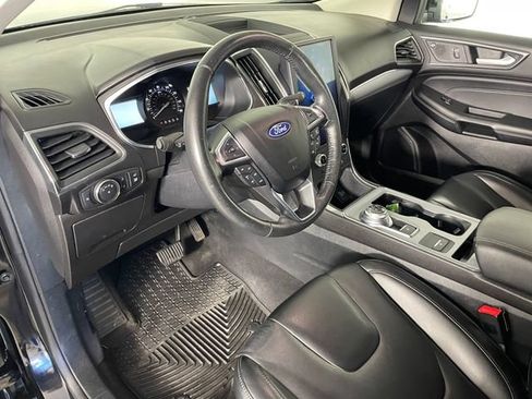 Used 2021 Ford Edge Titanium w/ Canadian Touring Package AWD/4WD image 3