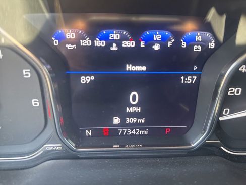 Used 2021 GMC Yukon SLT RWD image 3