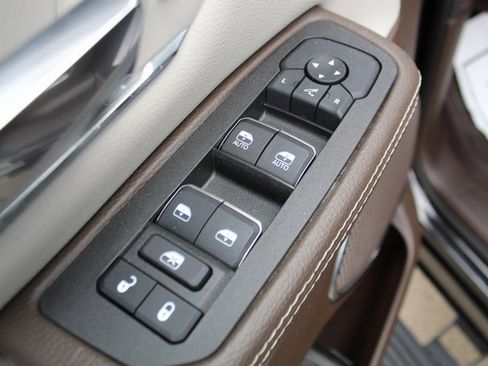 Used 2025 RAM 1500 Laramie w/ Laramie Southwest Edition image 10