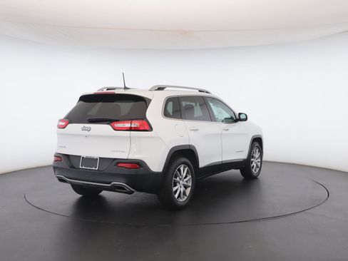 Used 2018 Jeep Cherokee Limited image 27