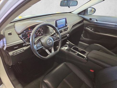 Used 2024 Nissan Altima 2.5 SR FWD image 10