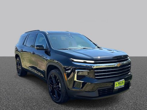 New 2026 Chevrolet Traverse LT w/ Driver Confidence Package image 3