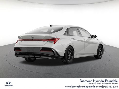 Used 2024 Hyundai Elantra SEL FWD image 7