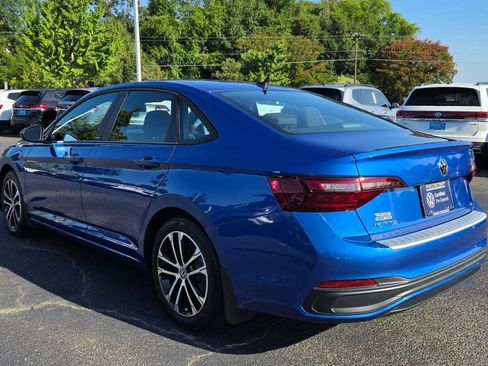 Used 2023 Volkswagen Jetta Sport FWD image 3