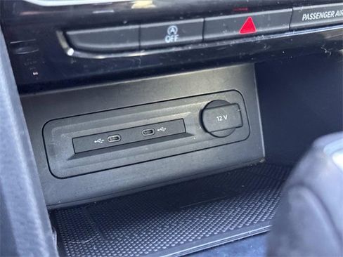 Certified 2022 Volkswagen Atlas Cross Sport SEL R-Line image 24