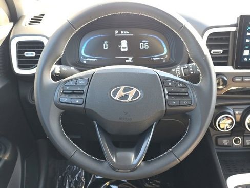 Certified 2023 Hyundai Venue Limited image 9