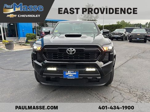 Used 2024 Toyota Tacoma TRD Sport w/ TRD Sport Upgrade Package AWD/4WD image 2