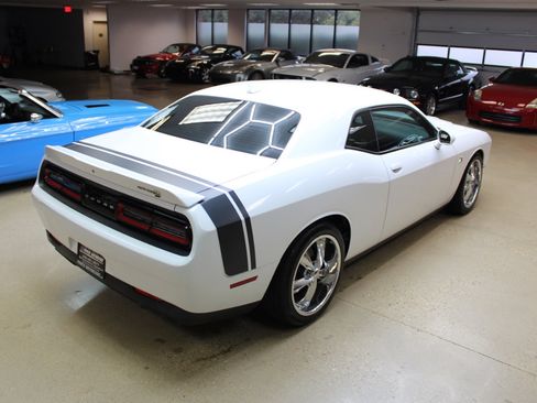 Used 2016 Dodge Challenger R/T Scat Pack w/ Leather Interior Group image 27