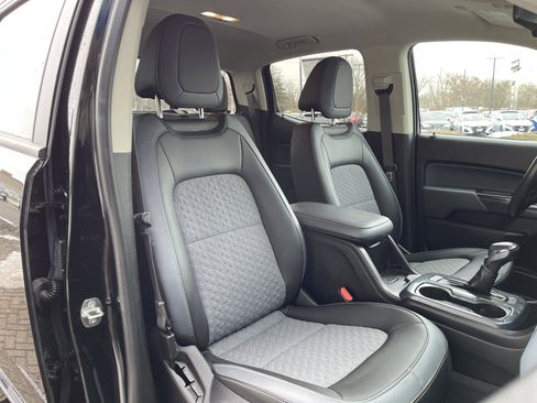 Used 2022 Chevrolet Colorado Z71 w/ Safety Package image 34