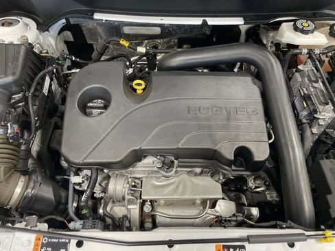 Used 2023 Chevrolet Equinox LT image 28