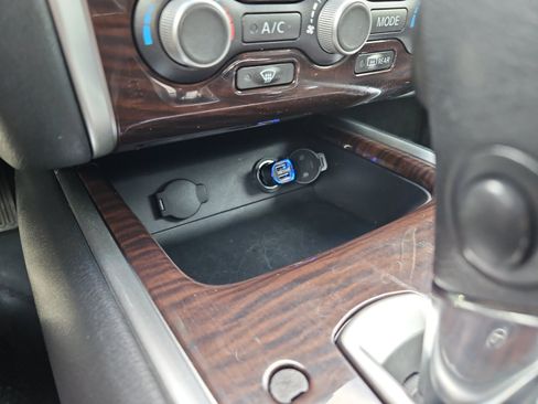 Used 2016 Nissan Pathfinder Platinum FWD image 23