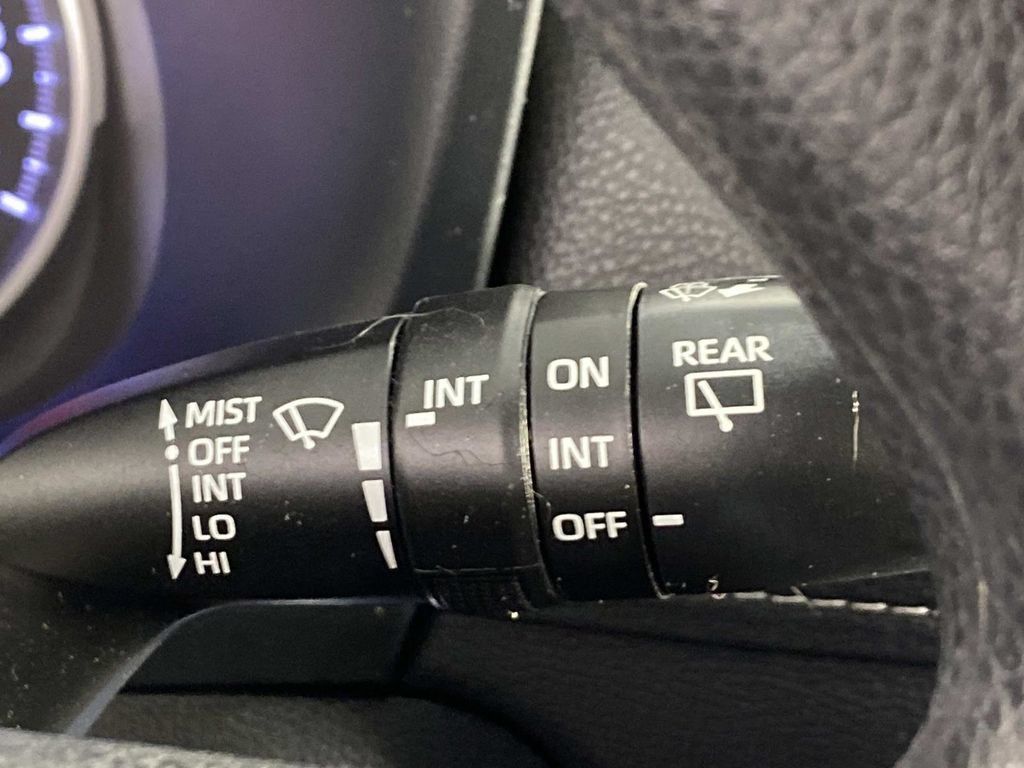 Used 2020 Toyota RAV4 XLE w/ Convenience Package AWD/4WD image 16