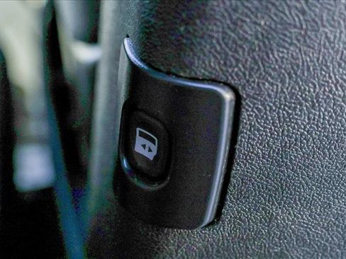 Used 2018 Dodge Grand Caravan SXT w/ Blacktop Package image 27