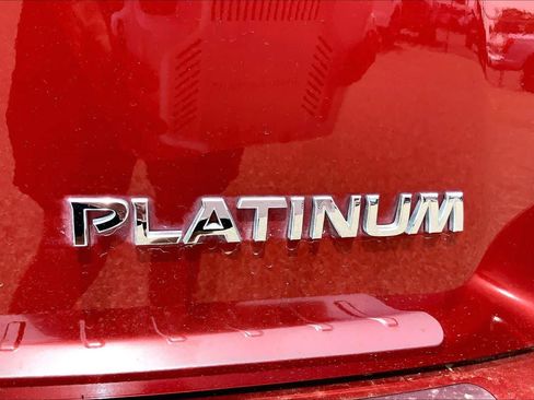 Used 2017 Nissan Pathfinder Platinum FWD image 10