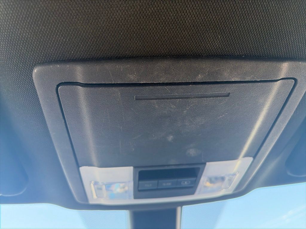 Used 2018 Ford Explorer Limited w/ Equipment Group 301A FWD image 25