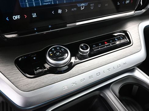 Certified 2025 Ford Expedition Max Platinum AWD/4WD image 18