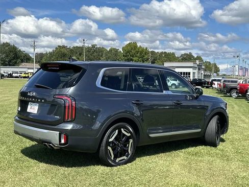 Used 2023 Kia Telluride EX AWD/4WD image 8