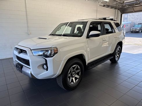 Used 2020 Toyota 4Runner TRD Off-Road AWD/4WD image 4