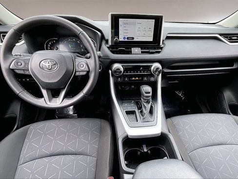 Used 2025 Toyota RAV4 XLE image 7