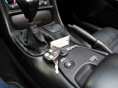 Used 2002 Chevrolet Corvette Convertible w/ Preferred Equipment Group2 image 59