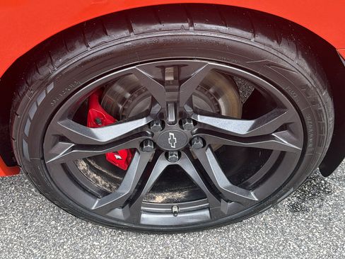 Used 2021 Chevrolet Camaro SS RWD image 12