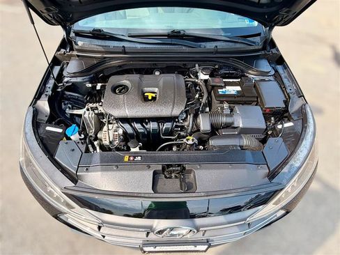 Used 2020 Hyundai Elantra SE FWD image 31