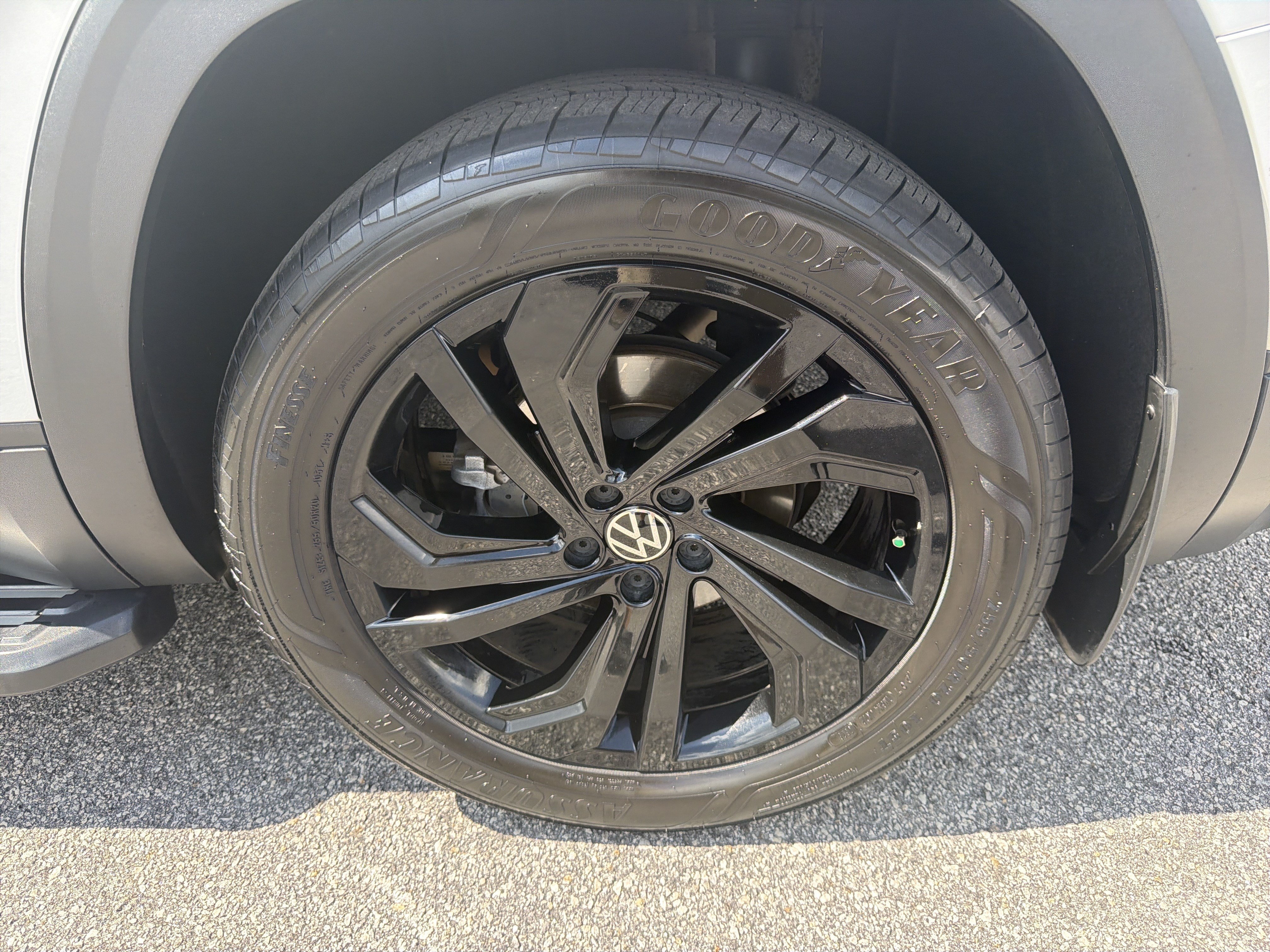 Used 2022 Volkswagen Atlas SE FWD image 29