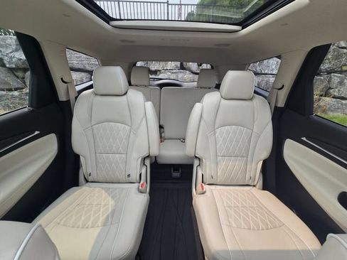 Used 2023 Buick Enclave Avenir w/ Avenir Technology Package AWD/4WD image 19