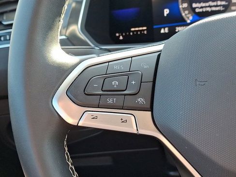 Certified 2022 Volkswagen Tiguan SE image 24