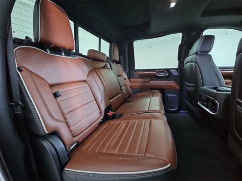 Used 2024 GMC Sierra 3500 Denali Ultimate image 21