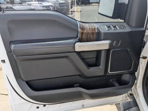 Used 2020 Ford F150 Lariat w/ FX4 Off-Road Package AWD/4WD image 15