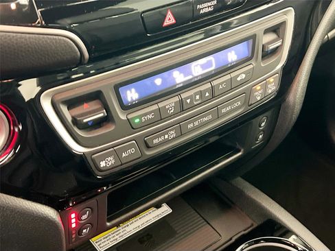 Used 2023 Honda Passport Elite image 14